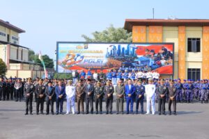 Wakapolda Lampung Pimpin Upacara Hari Bhayangkara ke-80, Tegaskan Semangat "Polri untuk Masyarakat" Wakapolda Lampung Pimpin Upacara Hari Bhayangkara ke-80, Tegaskan Semangat "Polri untuk Masyarakat"